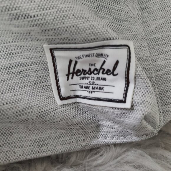 The HERSCHEL Supply Co. "Seventeen" Light Heather Gray Waist Bag- NWT- rare - Picture 15 of 16